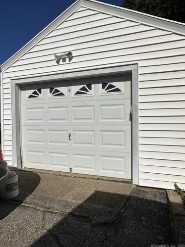 144 Martha Pl, Bridgeport, CT 06606-2638