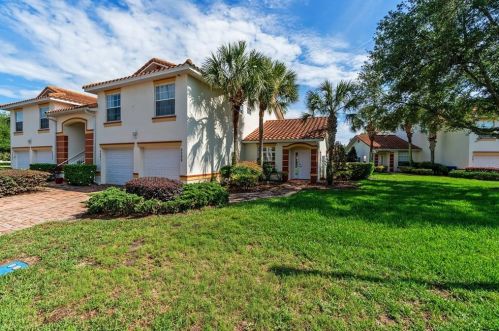 5289 Bowline Ct, Oxford, FL 34484-3704