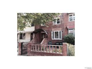 3253 Corsa Ave, Bronx, NY 10469-2808