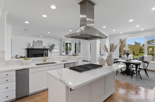 4710 Plummer Ct, San Diego CA  92130-1338 exterior