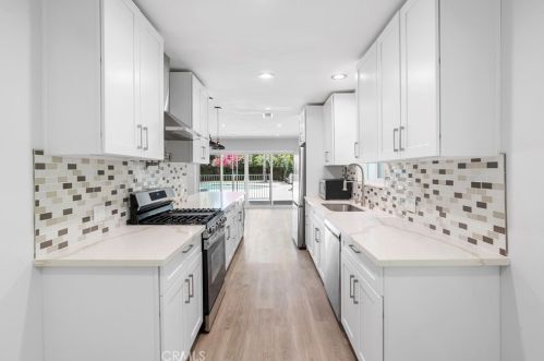 6747 Blewett Ave, Van Nuys CA  91406-6014 exterior