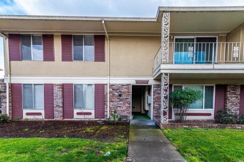 300 Stony Point Rd, Santa Rosa CA  95401-5920 exterior