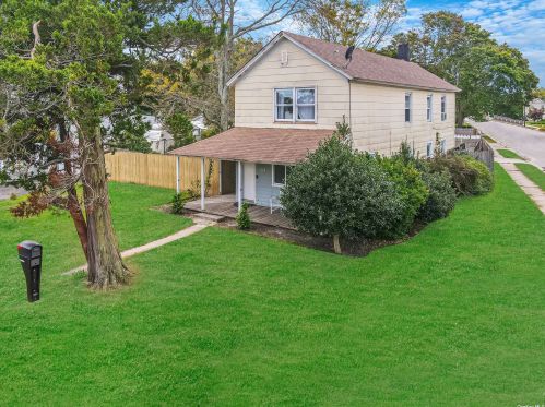 84 Grove Ave, Canaan Lake, NY 11772-4156