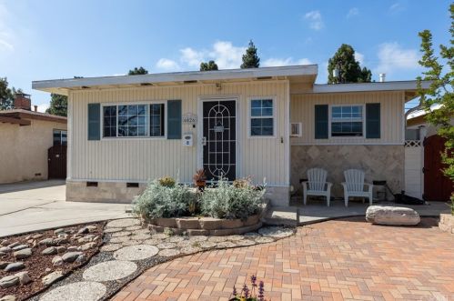 6026 Conant St, Long Beach, CA 90808-2831