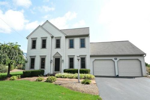 161 Crst Ave, Lancaster PA  17602-4102 exterior