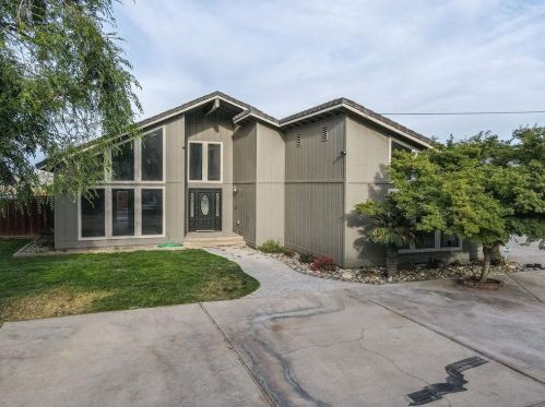 1812 Golf Rd, Turlock CA  95380-9746 exterior