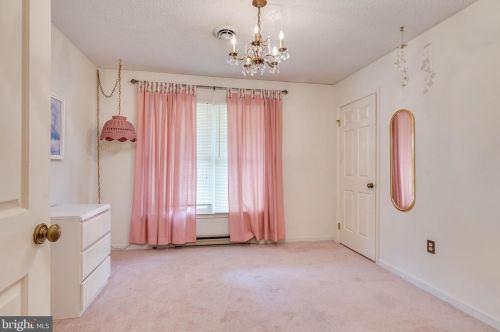 533 Morison St, Charles Town WV  25414-1144 exterior