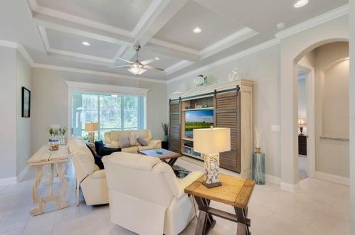 1017 Stoney Creek Dr, Lakeland FL  33811-2329 exterior