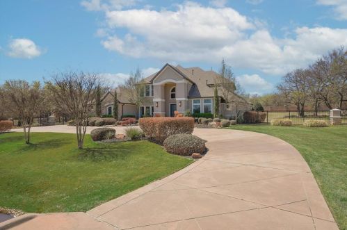 3101 Oak Crest Dr, Lewisville TX  75022-5268 exterior