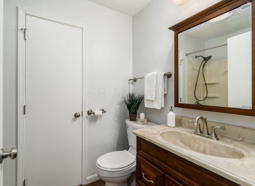 246 Jacqueline Dr, London OH  43140-1181 exterior