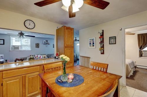 104 Arnold St, Lincoln RI  02865-1936 exterior