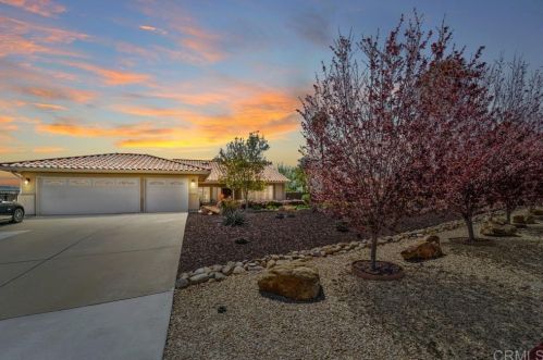 9001 Hunter Ct, Alpine, CA 91901-2600