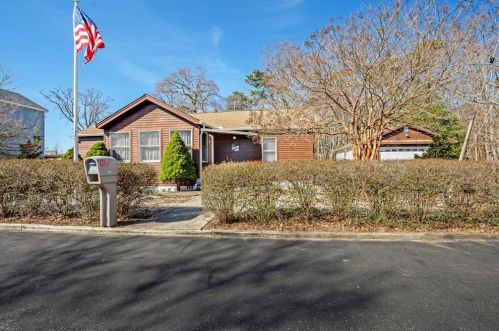 124 Woodland Dr, Bricktown NJ  08723-7433 exterior