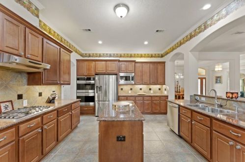 29518 Imperial Crk Dr, Tomball TX 77377-3975 exterior