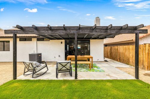 52170 Avenida Ramirez, La Quinta CA  92253-5228 exterior