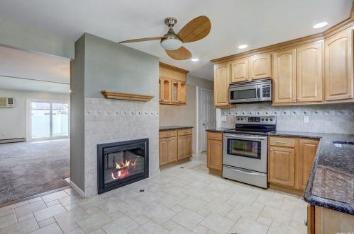 19 Tardy Ln, North Wantagh, NY 11793-1928