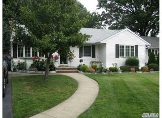 24 Coronet Cres, Bethpage, NY 11714-2807