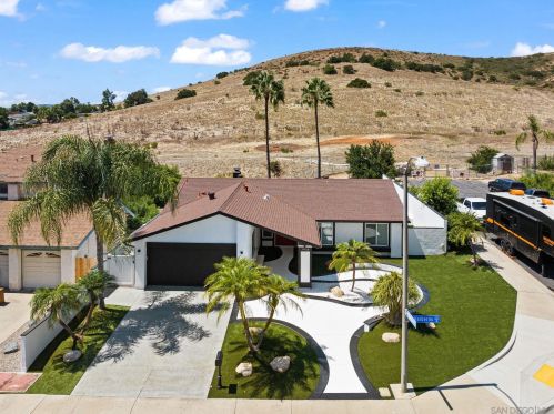 9958 Halberns Blvd, Santee CA  92071-1438 exterior