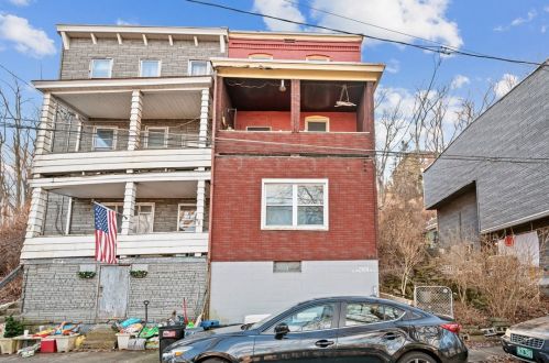2918 Leander St, Pittsburgh, PA 15219-3968