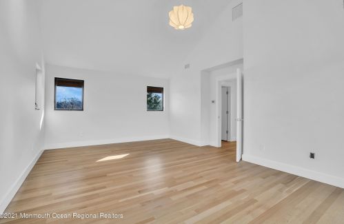 49 Cherokee Ln, Bricktown NJ  08724-4405 exterior