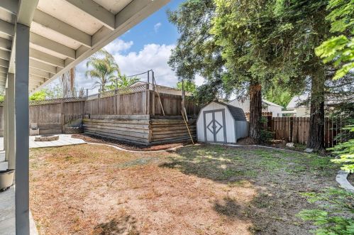 226 Oregon St, Ripon CA  95366-2145 exterior