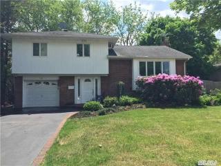 14 Dartmouth Dr, Hicksville, NY 11801-3421