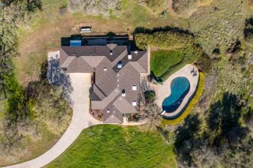 20200 Wildwood Dr, Lake Wildwood, CA 95946