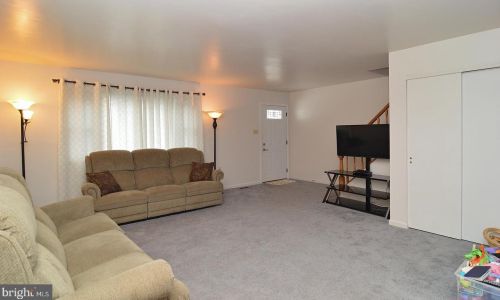 575 Wyatt Dr, Blandon, PA 19510-9519