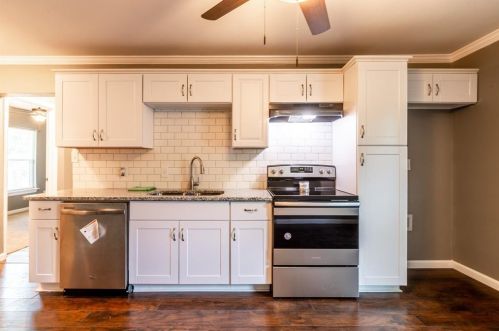 2202 Chestnut Ave, Fort Worth TX  76164-7953 exterior