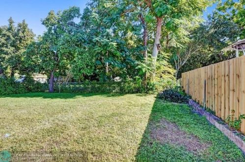 1605 58 Ave, Hollywood FL 33021-3831 exterior