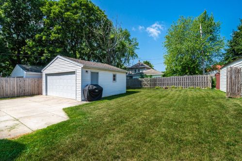 6400 37 Ave, Kenosha WI 53142-3335 exterior