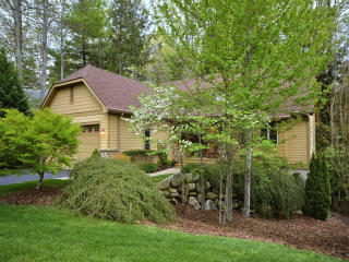 31 Kuykendall, Hendersonville, NC 28739-6383