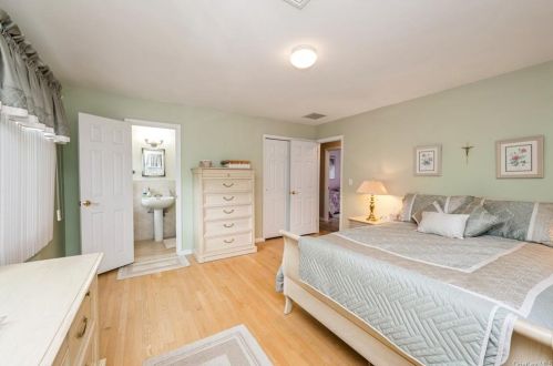 186 Nanny Hagen Rd, Thornwood NY  10594-2106 exterior