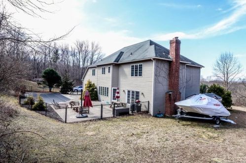 5 Mudry Farm Rd, Brookfield Center CT  06804-3541 exterior