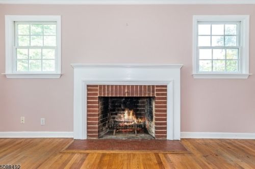 25 Knollwood Rd, Whippany NJ  07981-1820 exterior