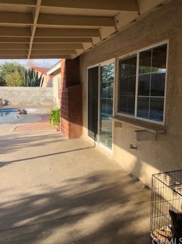 718 Idyllwild Ave, Rialto CA  92376-4816 exterior