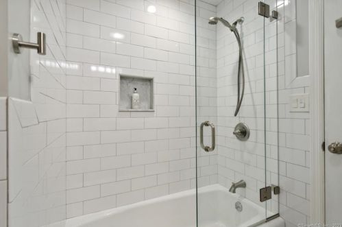 23 Brighton Pl, Stamford CT  06902-2501 exterior