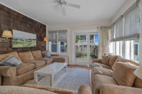 521 East Ave, Point Pleasant Beach NJ  08742-4759 exterior