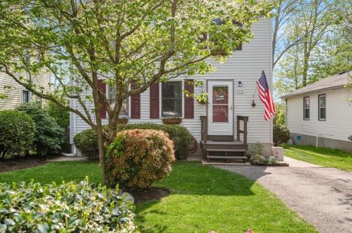 37 Plant St, Cumberland RI  02864-1910 exterior