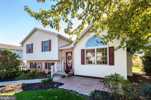 416 Lexington Way, Littlestown, PA 17340-1567