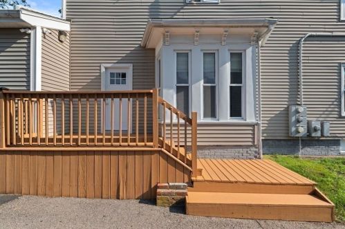 15 1 St, Brockton MA 02301-6124 exterior