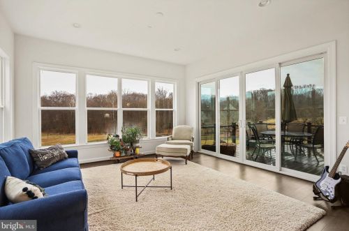 10244 Forest Lake Dr, Great Falls VA  22066-3609 exterior