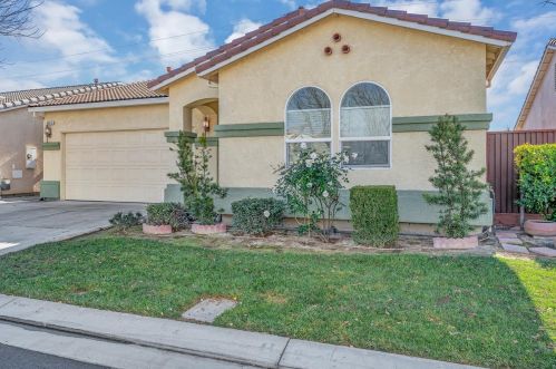 3003 La Vina Cir, Los Banos CA  93635-9497 exterior
