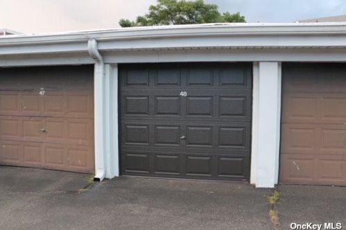 19836 Pompeii Ave, Jamaica, NY 11423-1422