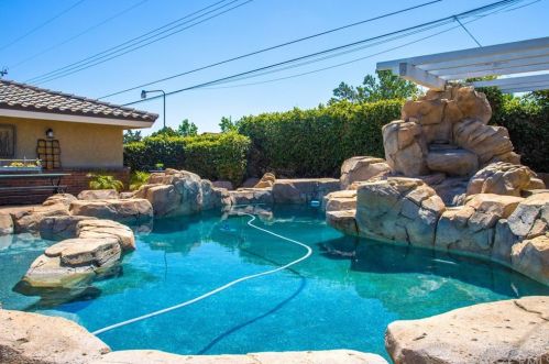 1341 Vallejo Way, Upland CA  91786-3164 exterior