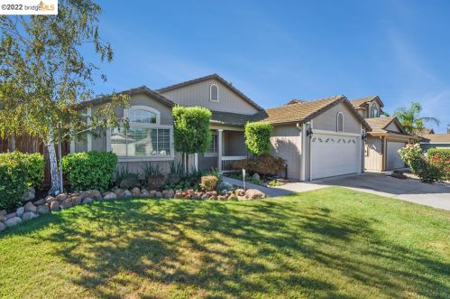 569 Hacienda Dr, Oakley, CA 94561-4203