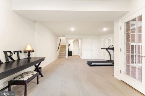 6352 Cullen Pl, Haymarket VA  20169-5400 exterior