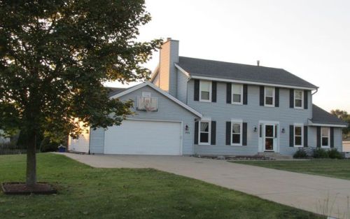 28944 Sunflower Ln, Waterford, WI 53185-5604