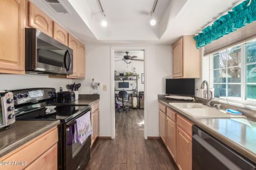 4523 Columbine Dr, Glendale AZ  85304-2325 exterior