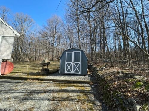 26 Hillsdale Dr, Wantage NJ  07461-4026 exterior